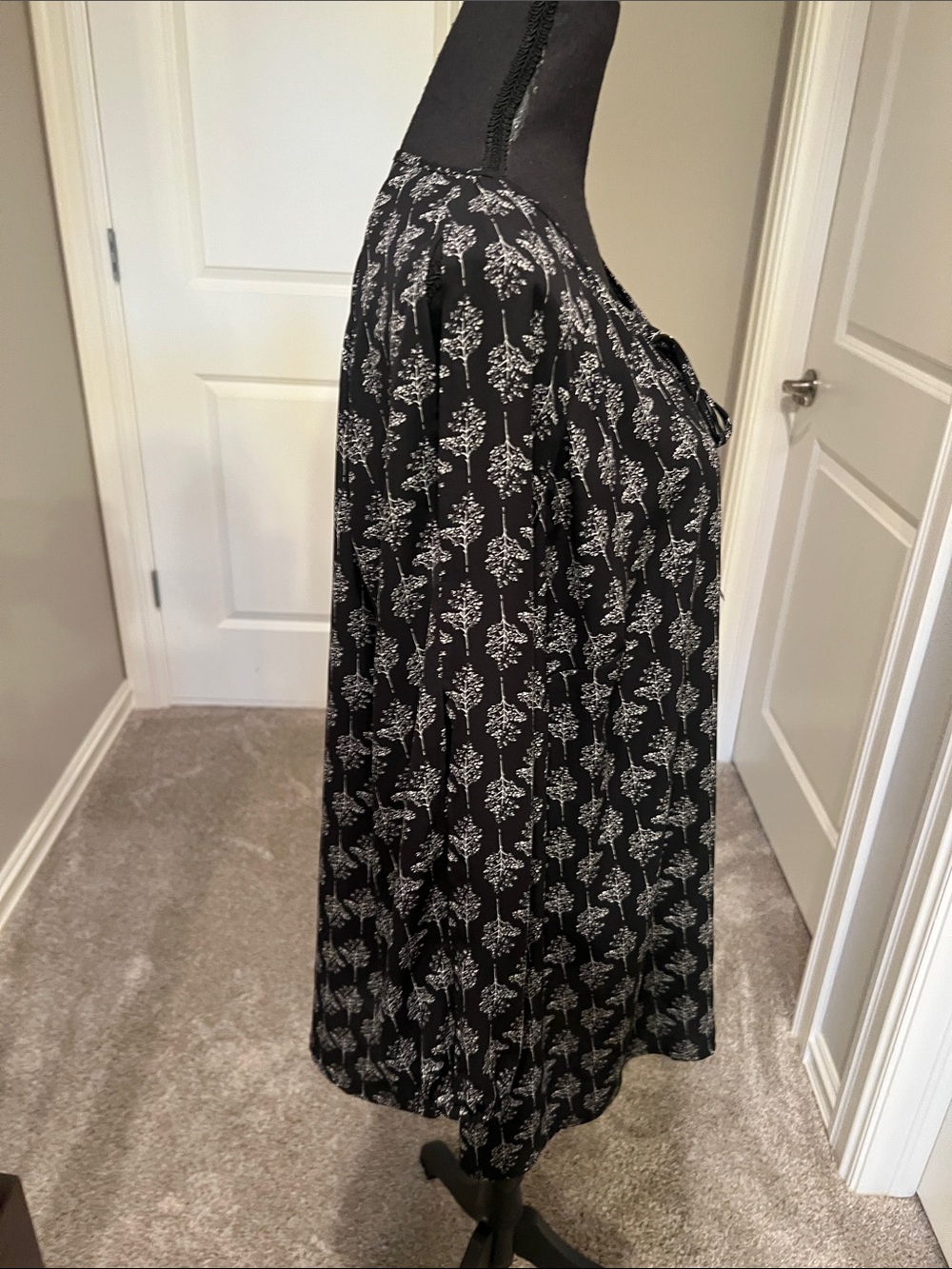 DR2 Black Tunic with White Botanical Print and Tassel Tie - Picture 10 of 13